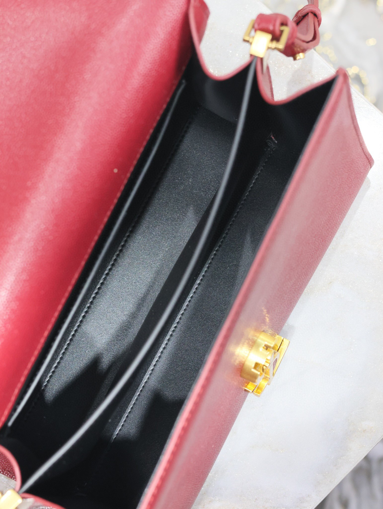 Yves Saint Laurent Cassndra bag  Size：24.5*20*11.5cm