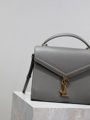Borsa Cassndra Yves Saint Laurent Dimensioni: 24,5*20*11,5 cm
