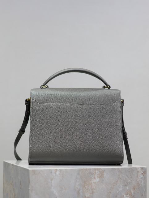 Borsa Cassndra Yves Saint Laurent Dimensioni: 24,5*20*11,5 cm
