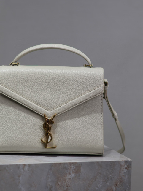 Borsa Cassndra Yves Saint Laurent Dimensioni: 24,5*20*11,5 cm