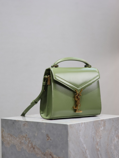 Yves Saint Laurent Cassndra Tasche Größe: 20 * 16 * 7,5 cm