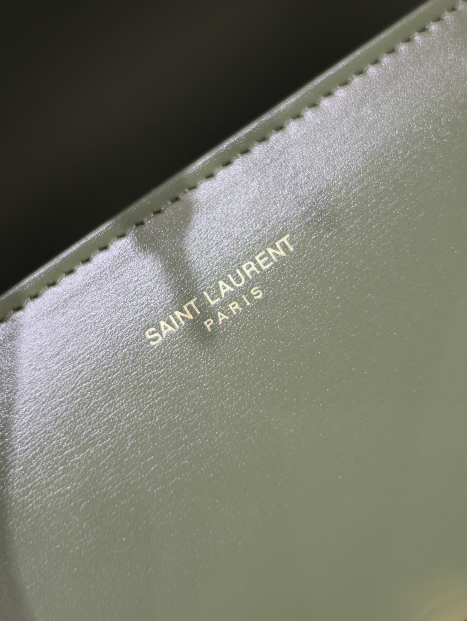 Yves Saint Laurent Cassndra Tasche Größe: 20 * 16 * 7,5 cm