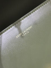 Yves Saint Laurent Cassndra Tasche Größe: 20 * 16 * 7,5 cm