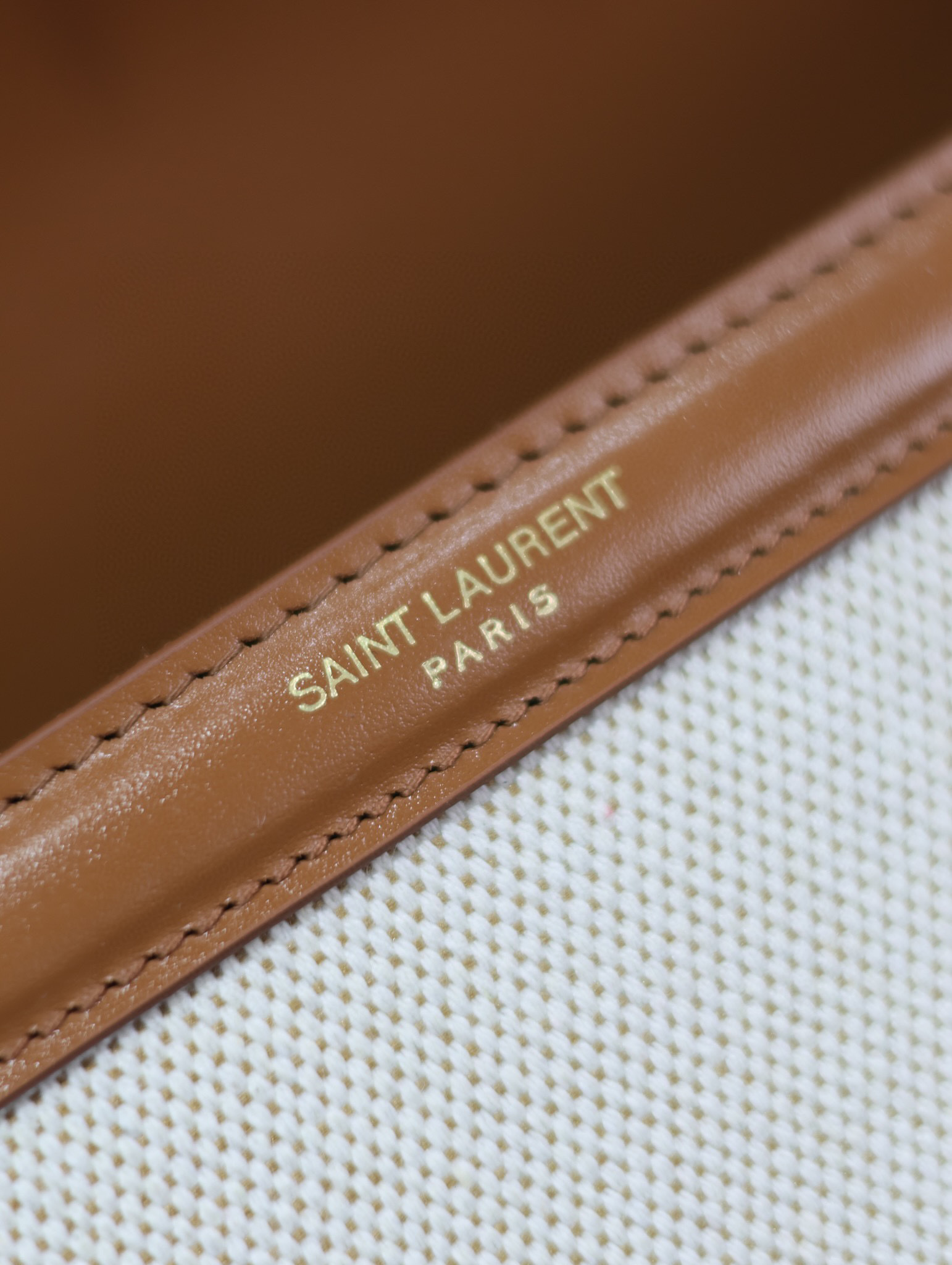 Beg Yves Saint Laurent Cassndra Saiz：20*16*7.5cm
