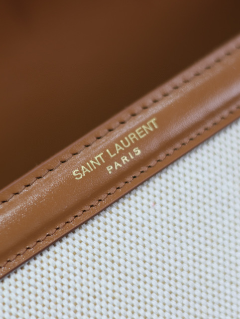 Beg Yves Saint Laurent Cassndra Saiz：20*16*7.5cm