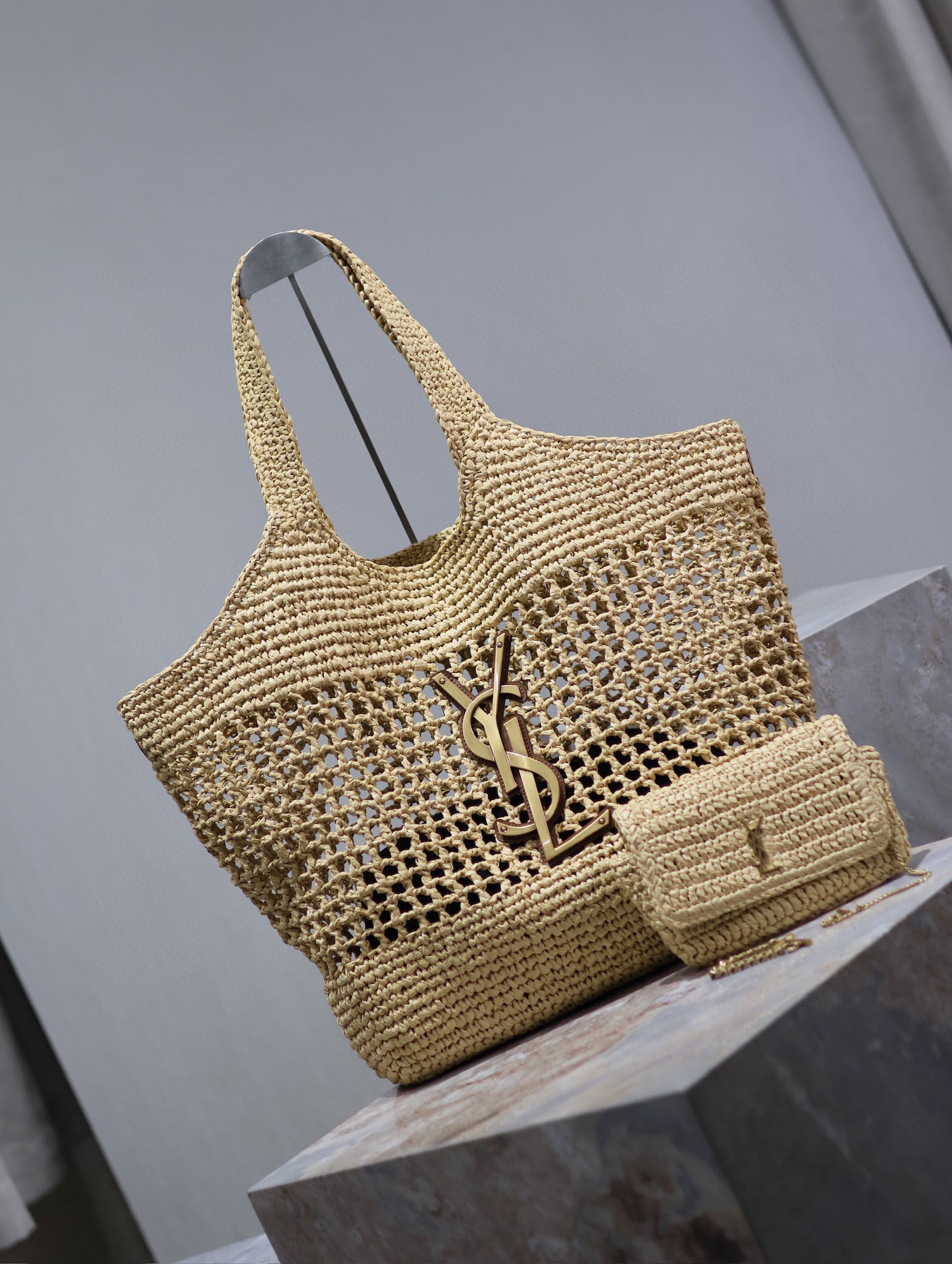Borsa shopping Yves Saint Laurent Dimensioni: 47*61*8cm