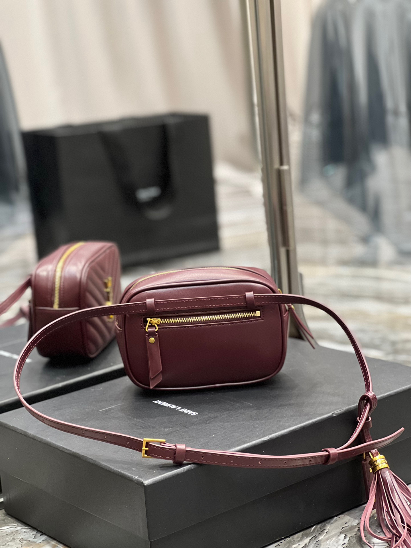 Yves Saint Laurent Neue Handtasche Größe: 15,5 x 10,5 x 5,5 cm