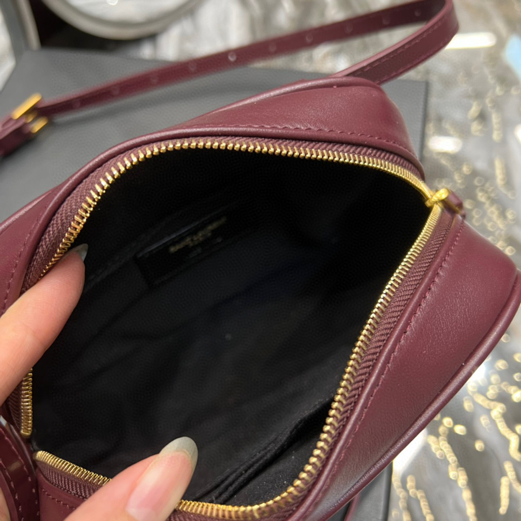 Yves Saint Laurent Neue Handtasche Größe: 15,5 x 10,5 x 5,5 cm