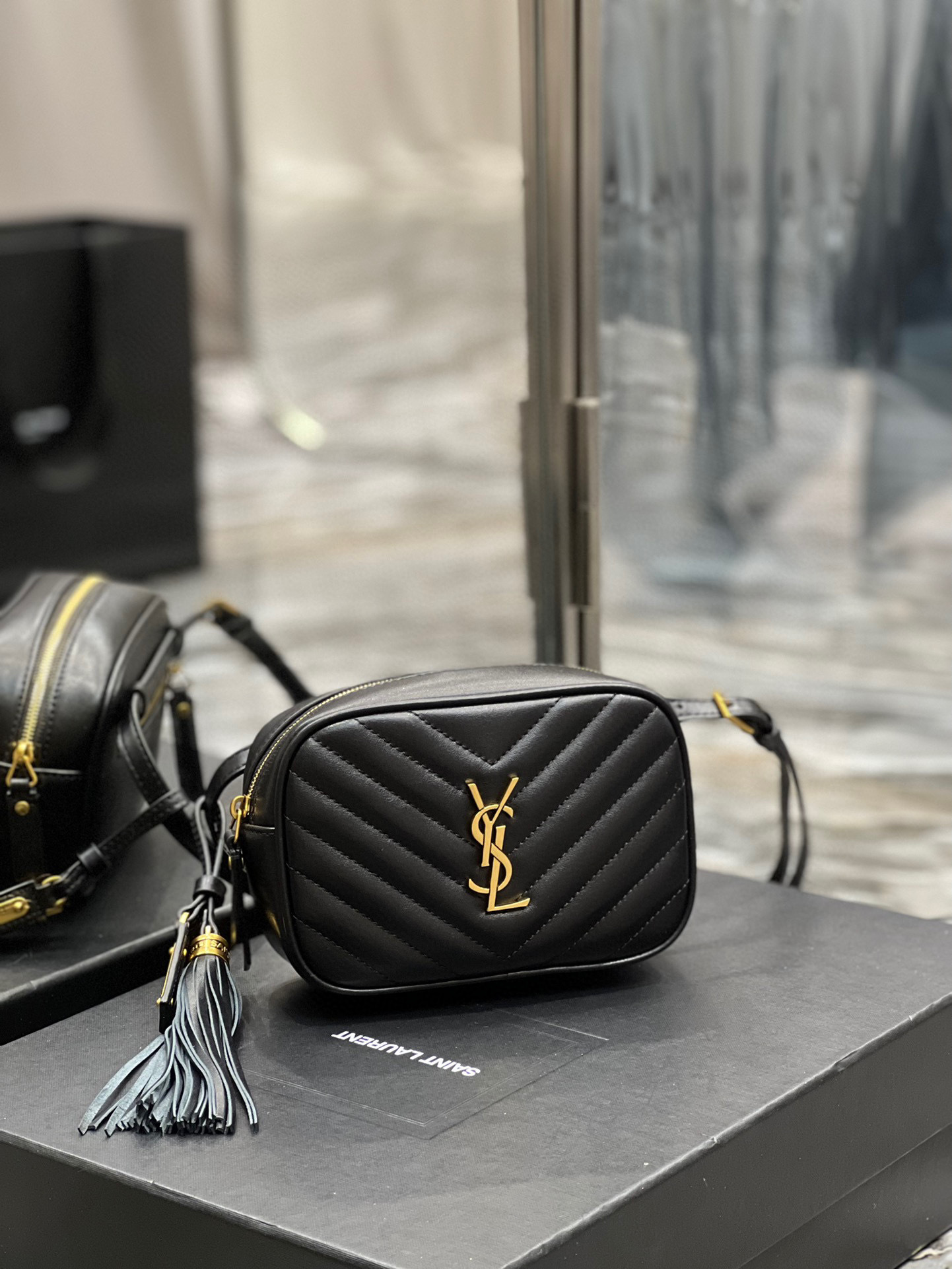 Yves Saint Laurent Beg poket baharu Saiz：15.5*10.5*5.5sm