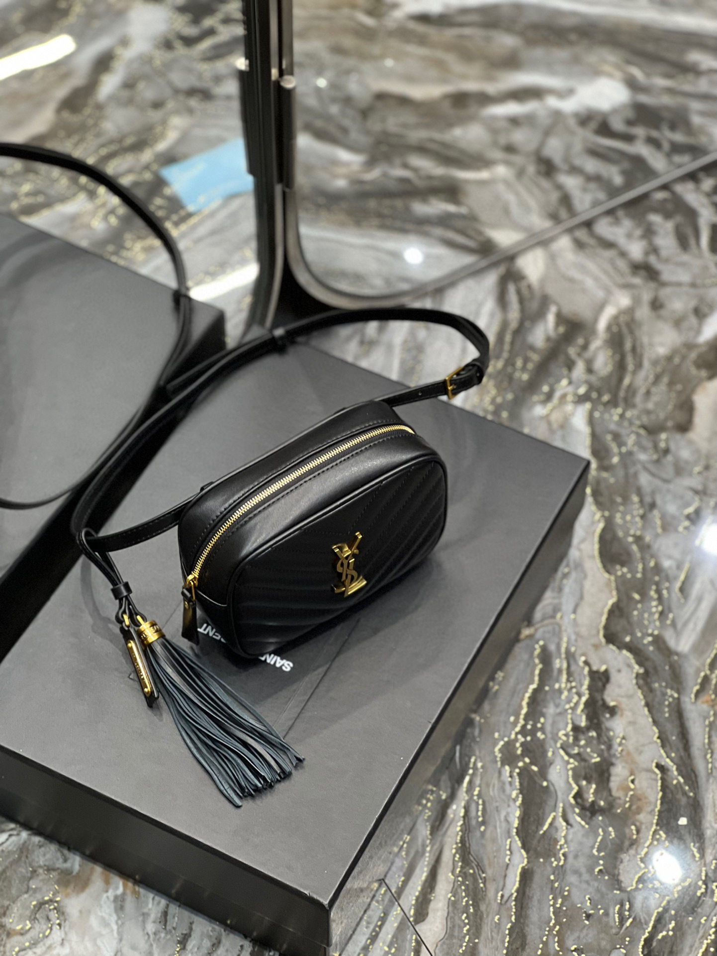 Yves Saint Laurent Beg poket baharu Saiz：15.5*10.5*5.5sm