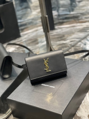 Yves Saint Laurent Borsa tascabile regolabile in vita Dimensioni: 18*12*4,5 cm