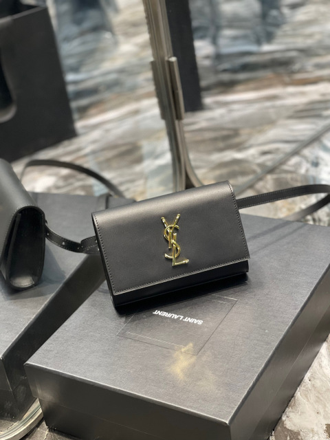Yves Saint Laurent Borsa tascabile regolabile in vita Dimensioni: 18*12*4,5 cm