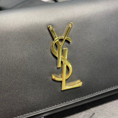 Yves Saint Laurent Borsa tascabile regolabile in vita Dimensioni: 18*12*4,5 cm