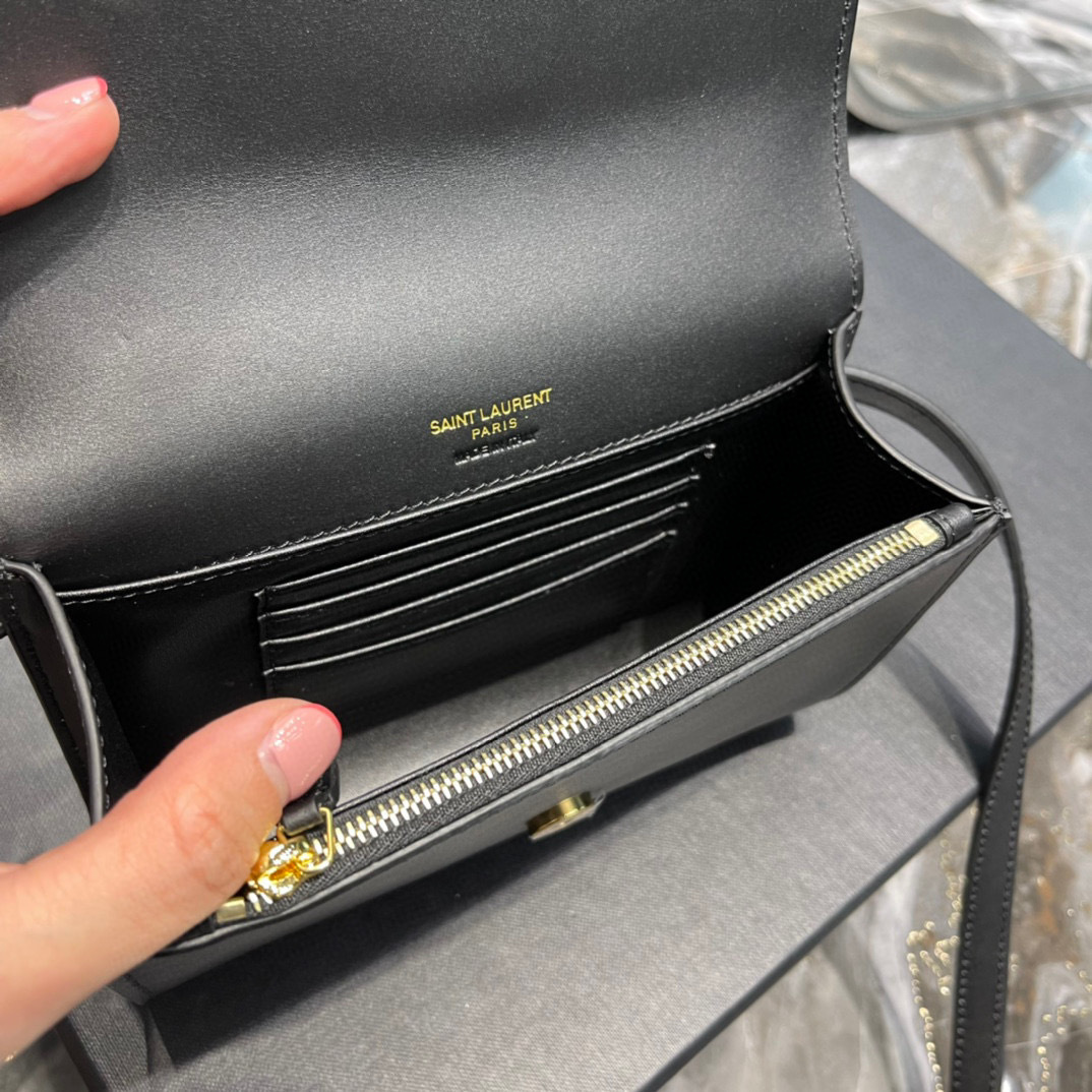 Yves Saint Laurent Borsa tascabile regolabile in vita Dimensioni: 18*12*4,5 cm
