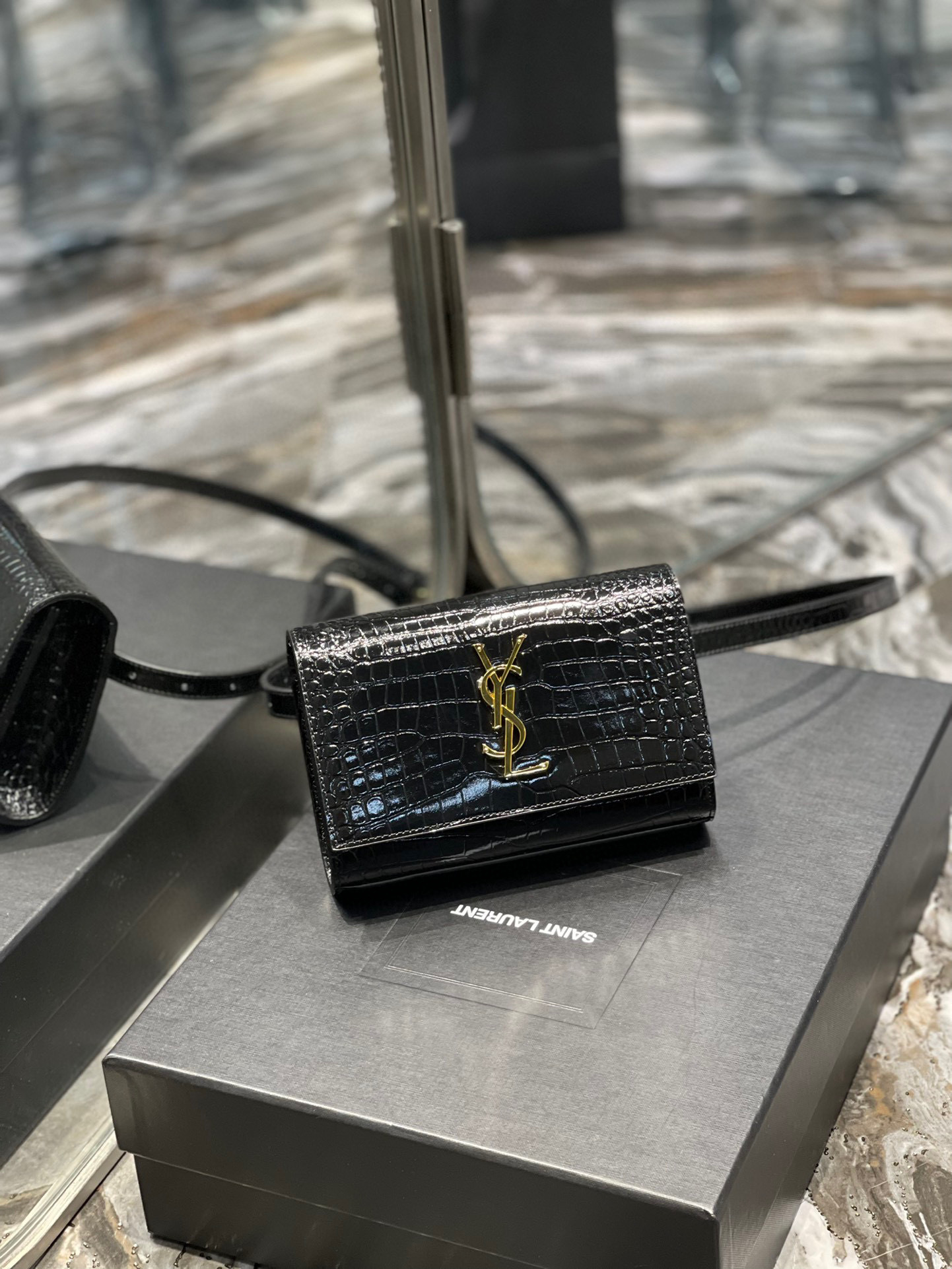 Yves Saint Laurent Beg poket pinggang boleh laras Saiz：18*12*4.5cm