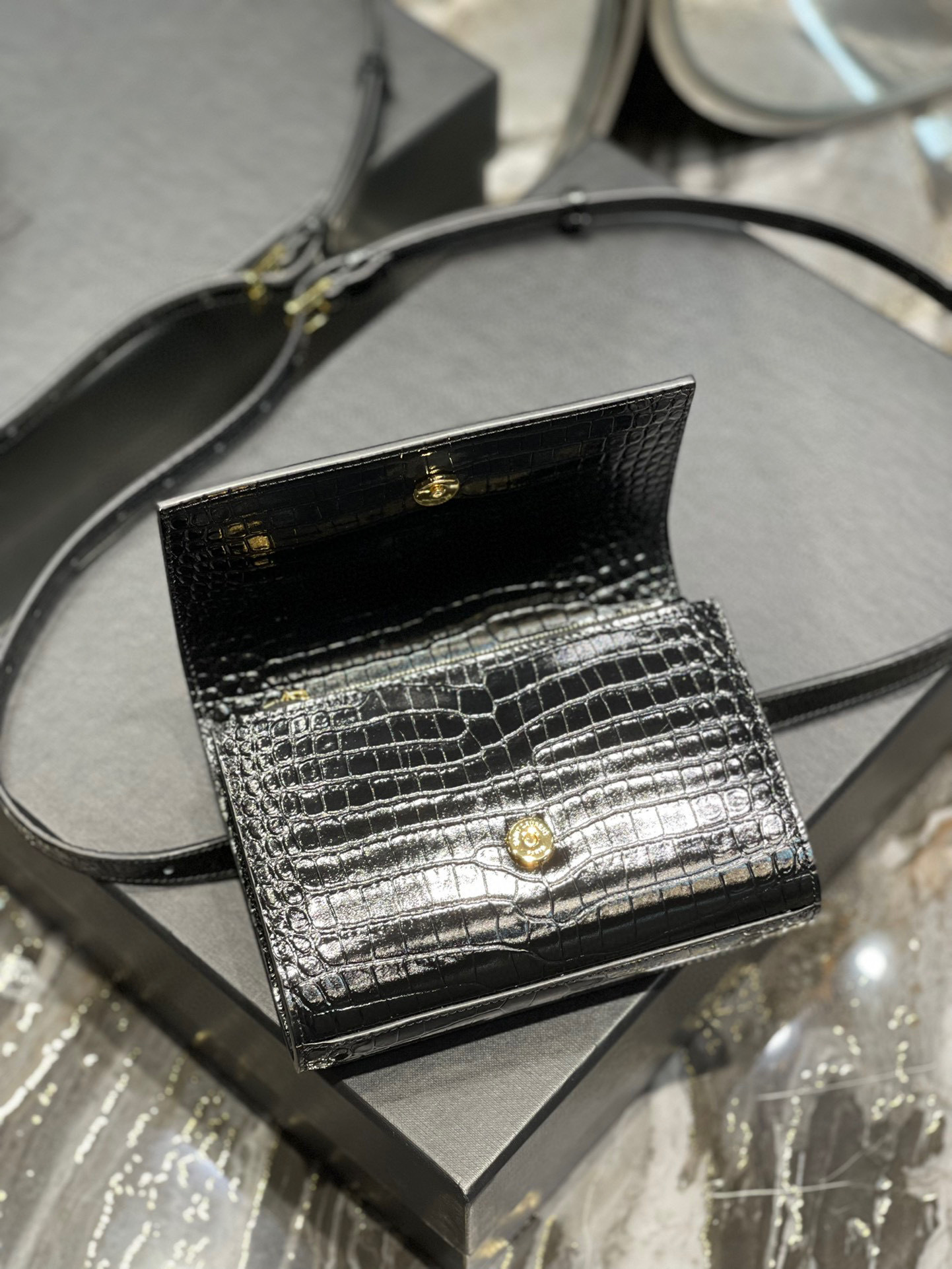 Yves Saint Laurent Beg poket pinggang boleh laras Saiz：18*12*4.5cm