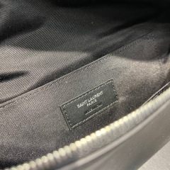 Yves Saint Laurent Brusttasche Größe: 26 * 12,5 * 7,5 cm