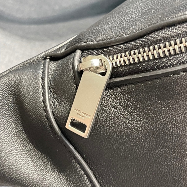 Borsa a tracolla Yves Saint Laurent Dimensioni: 26*12,5*7,5 cm