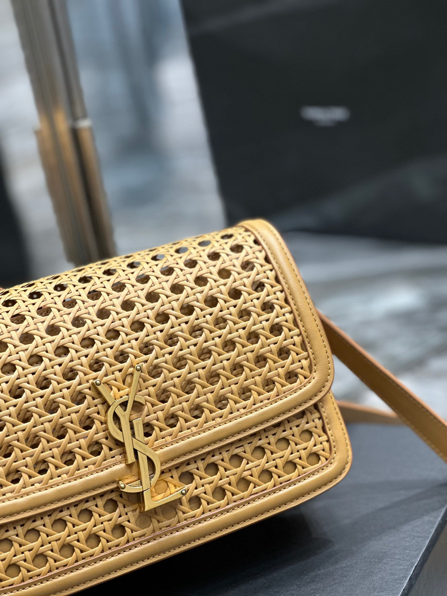 Borsa intrecciata in bambù Yves Saint Laurent Dimensioni: 23*16*6cm