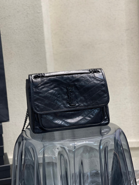 Yves Saint Laurent niki包尺寸：32*23*9cm