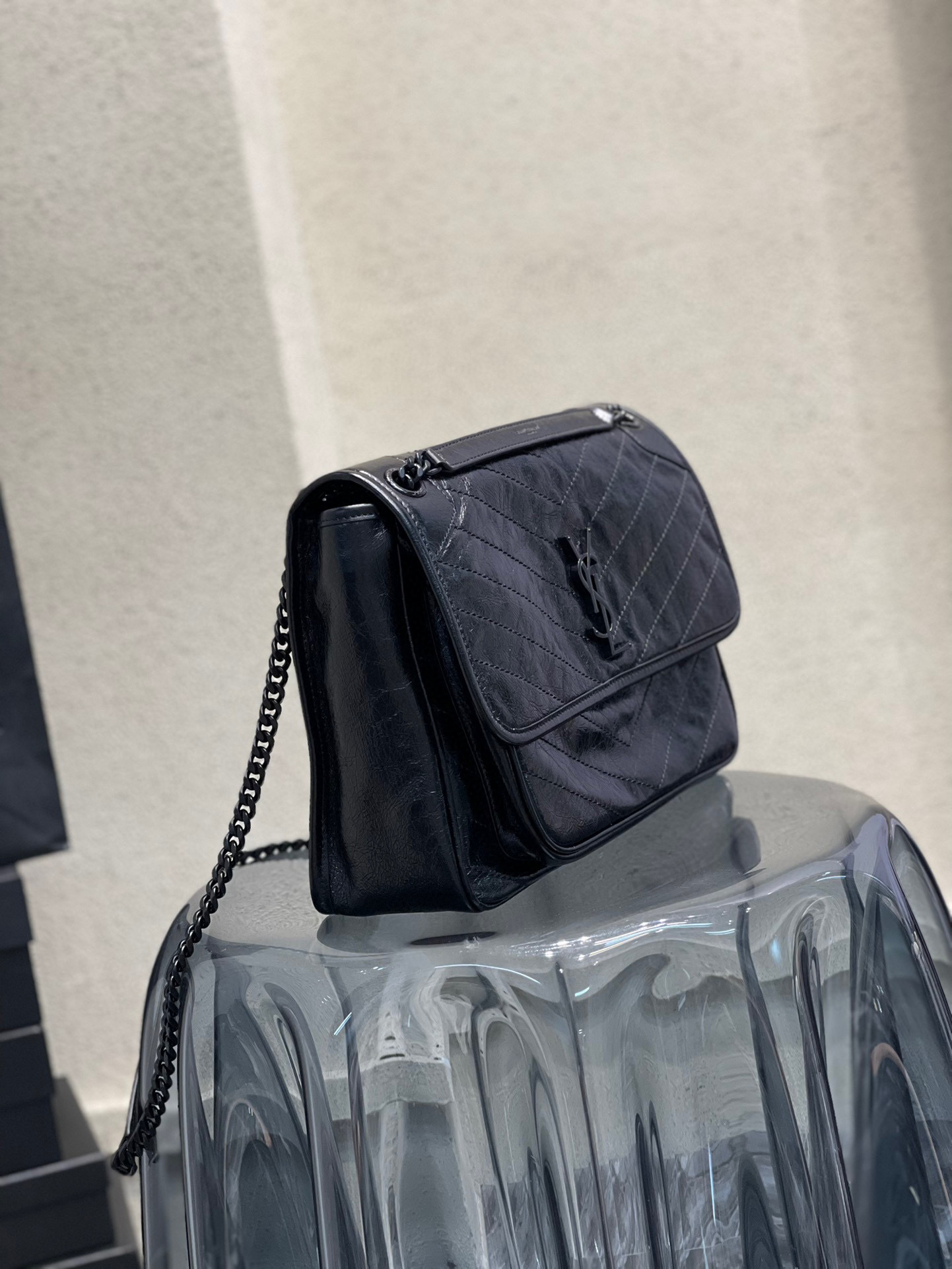 Yves Saint Laurent niki包尺寸：32*23*9cm