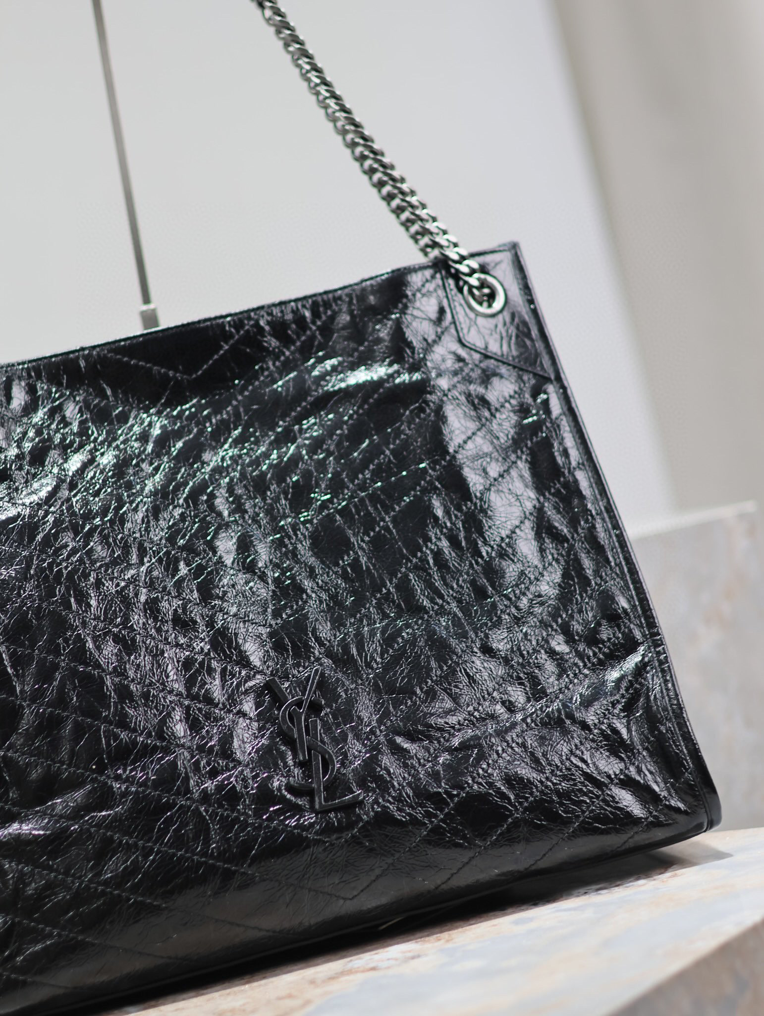 Borsa shopping Niki di Yves Saint Laurent Dimensioni: 39*31,5*12,5 cm