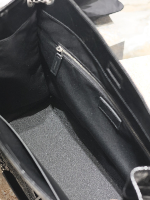 Borsa shopping Niki di Yves Saint Laurent Dimensioni: 39*31,5*12,5 cm