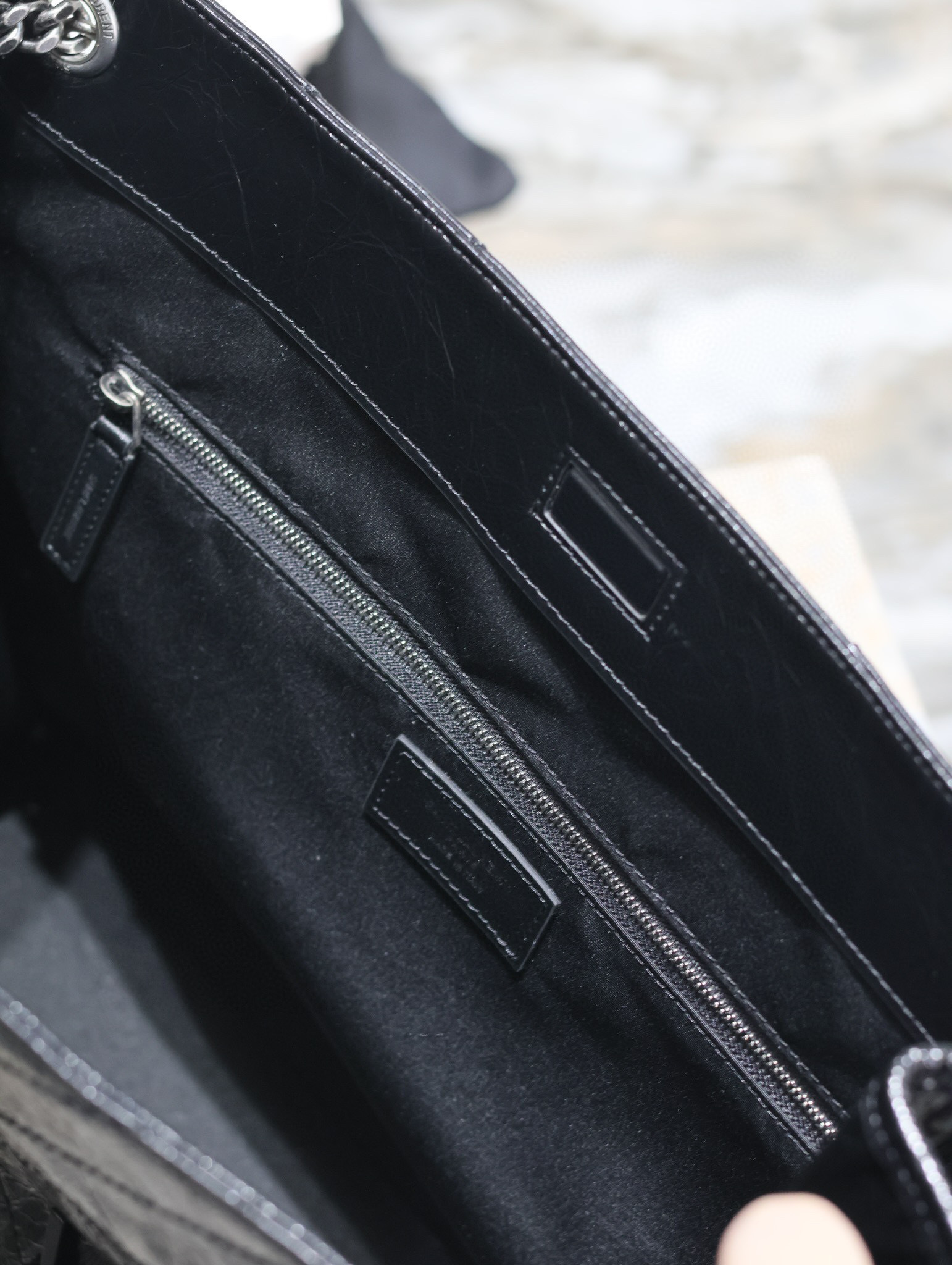 Borsa shopping Niki di Yves Saint Laurent Dimensioni: 39*31,5*12,5 cm