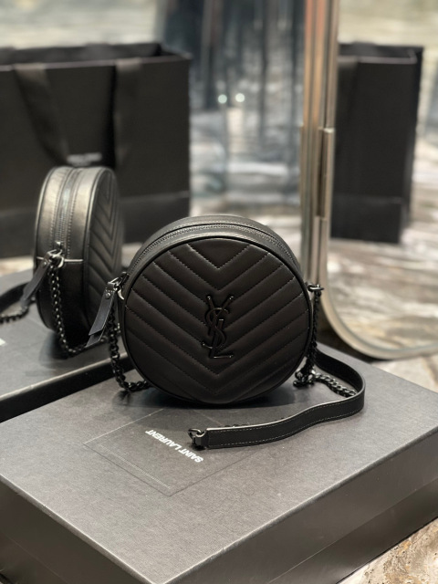 Yves Saint Laurent vinyle bag  Size：17*17*5.5cm