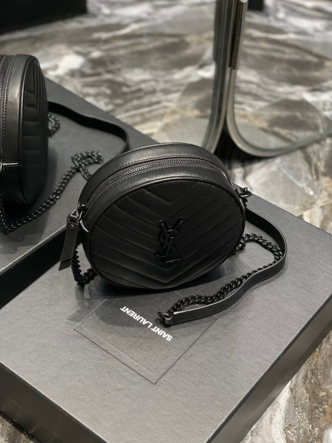 Yves Saint Laurent vinyle bag  Size：17*17*5.5cm
