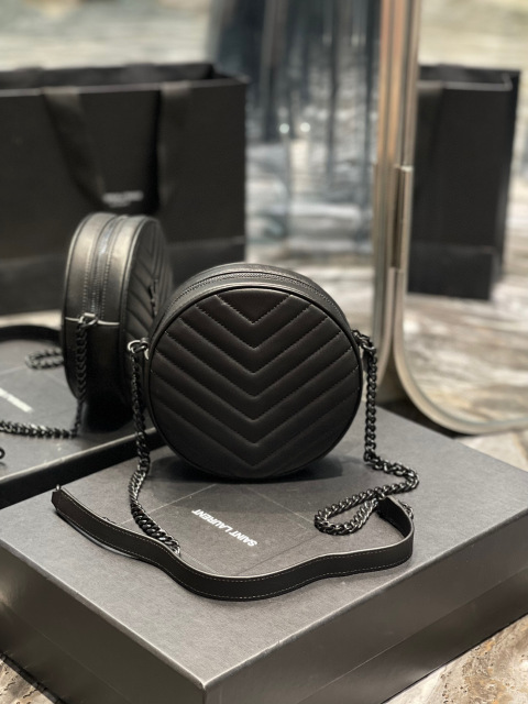 Yves Saint Laurent vinyle bag  Size：17*17*5.5cm