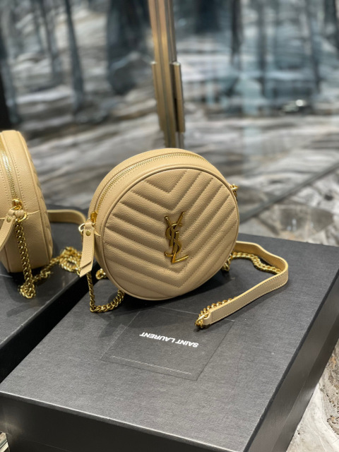 Yves Saint Laurent Vinyl-Tasche Größe: 17 * 17 * 5,5 cm