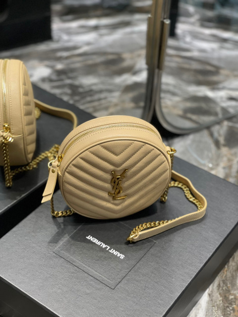 Yves Saint Laurent Vinyl-Tasche Größe: 17 * 17 * 5,5 cm
