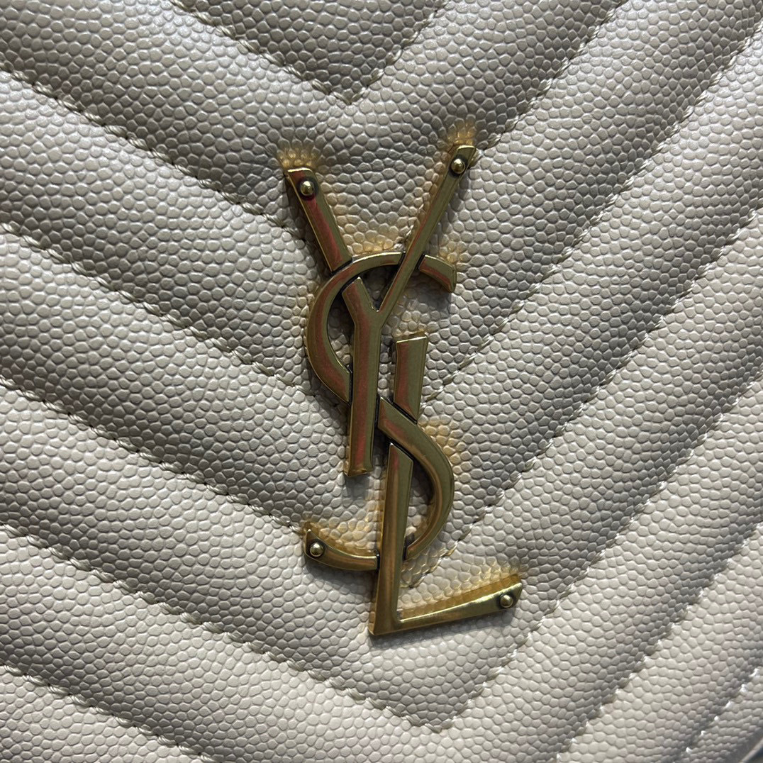 Yves Saint Laurent Vinyl-Tasche Größe: 17 * 17 * 5,5 cm