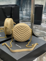 Yves Saint Laurent Vinyl-Tasche Größe: 17 * 17 * 5,5 cm