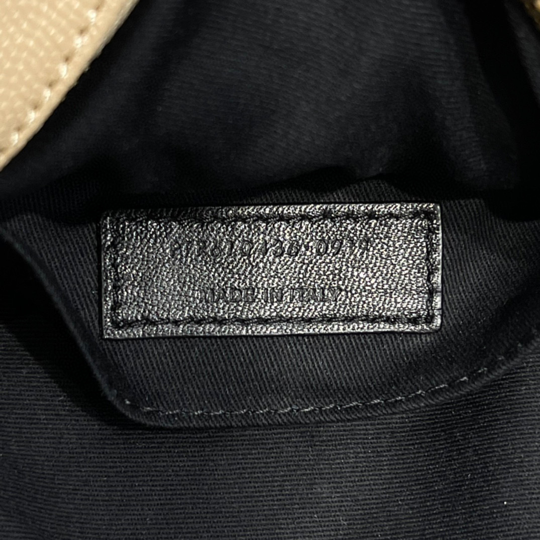 Yves Saint Laurent Vinyl-Tasche Größe: 17 * 17 * 5,5 cm