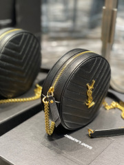 Yves Saint Laurent Vinyl-Tasche Größe: 17 * 17 * 5,5 cm