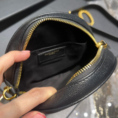 Yves Saint Laurent Vinyl-Tasche Größe: 17 * 17 * 5,5 cm