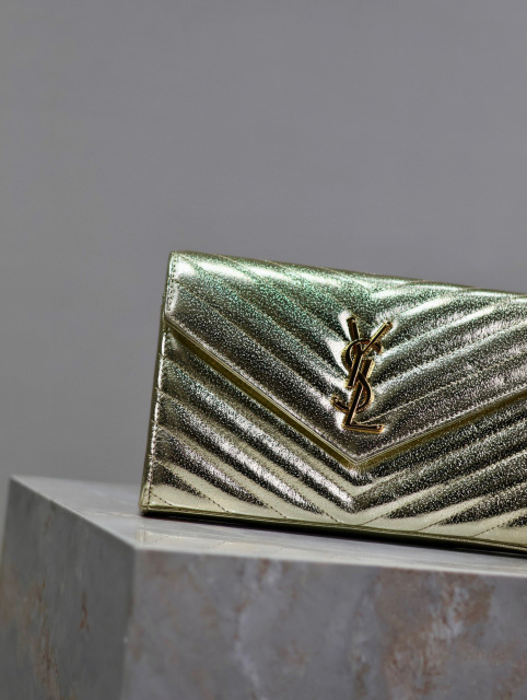 Borsa a busta Yves Saint Laurent Dimensioni: 22,5*14*4cm