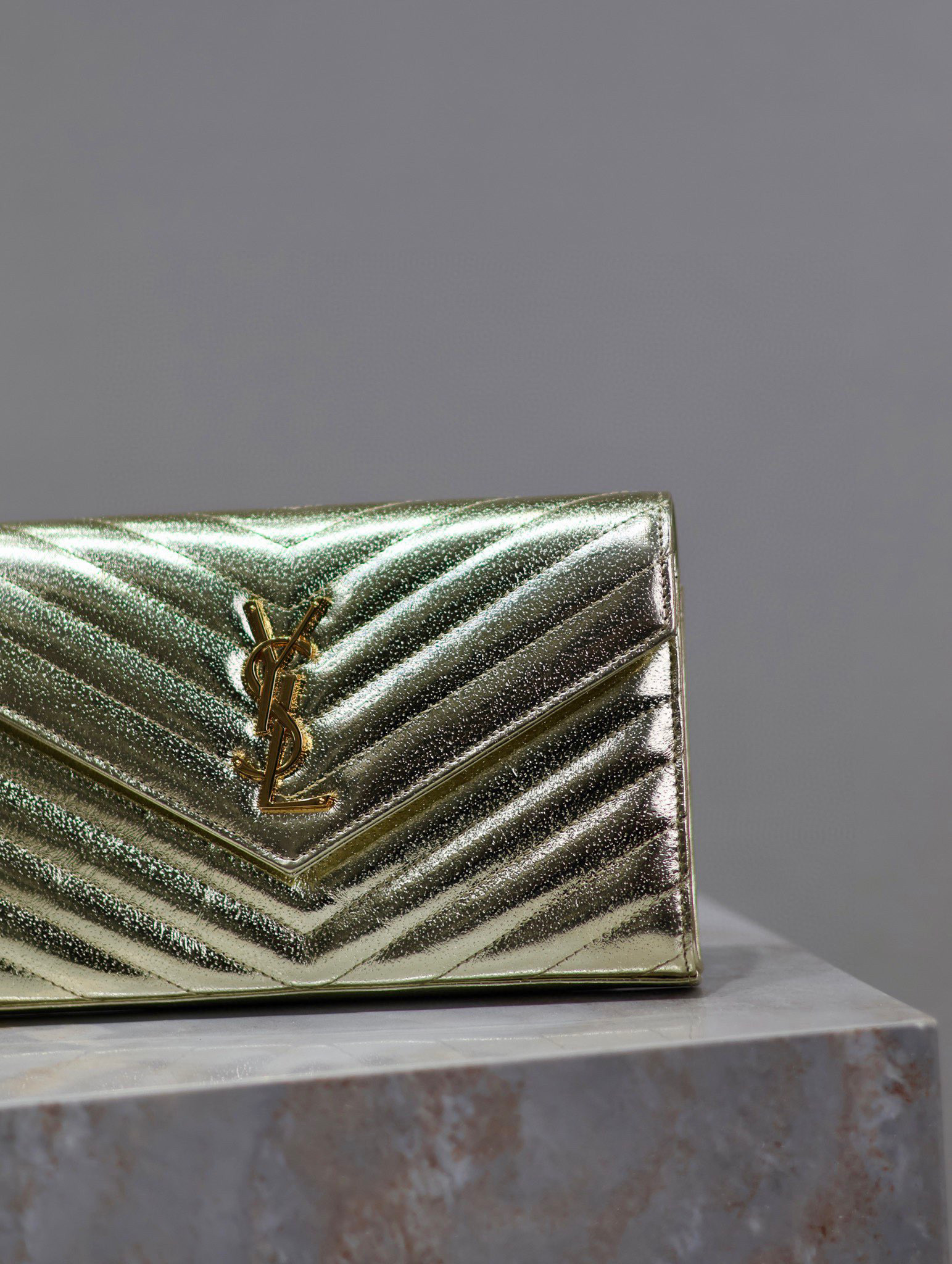 Borsa a busta Yves Saint Laurent Dimensioni: 22,5*14*4cm