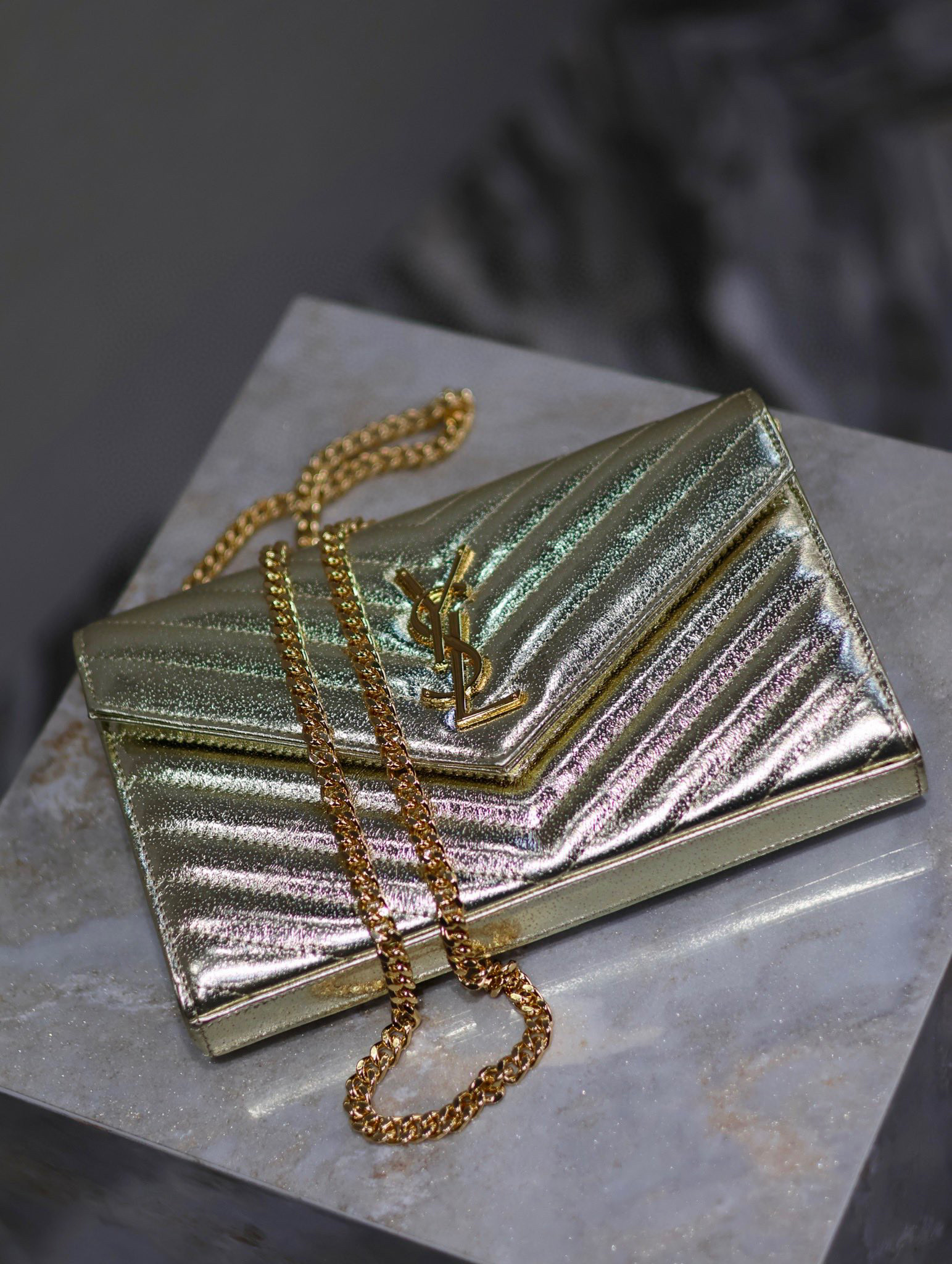 Borsa a busta Yves Saint Laurent Dimensioni: 22,5*14*4cm