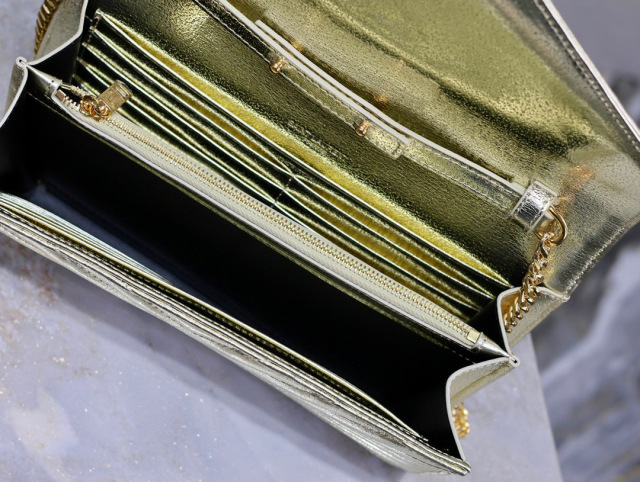 Borsa a busta Yves Saint Laurent Dimensioni: 22,5*14*4cm