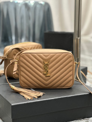 Borsa per fotocamera Yves Saint Laurent Lou Dimensioni: 23*16*6cm