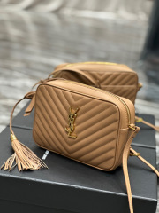 Borsa per fotocamera Yves Saint Laurent Lou Dimensioni: 23*16*6cm