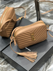 Borsa per fotocamera Yves Saint Laurent Lou Dimensioni: 23*16*6cm