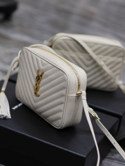 Yves Saint Laurent Lou Kameratasche Größe: 23 * 16 * 6 cm