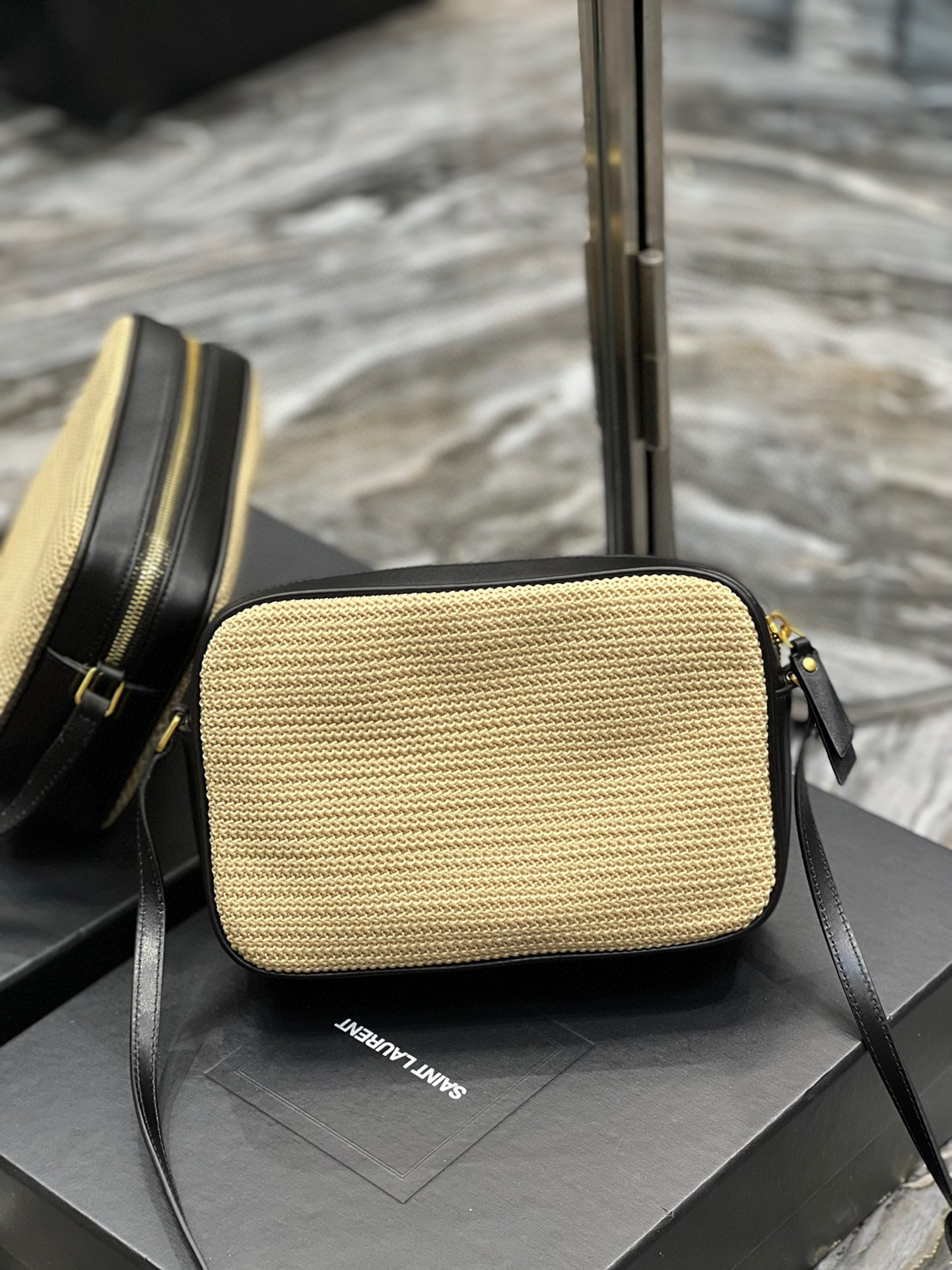 Yves Saint Laurent Braided bag Size：23*16*6cm
