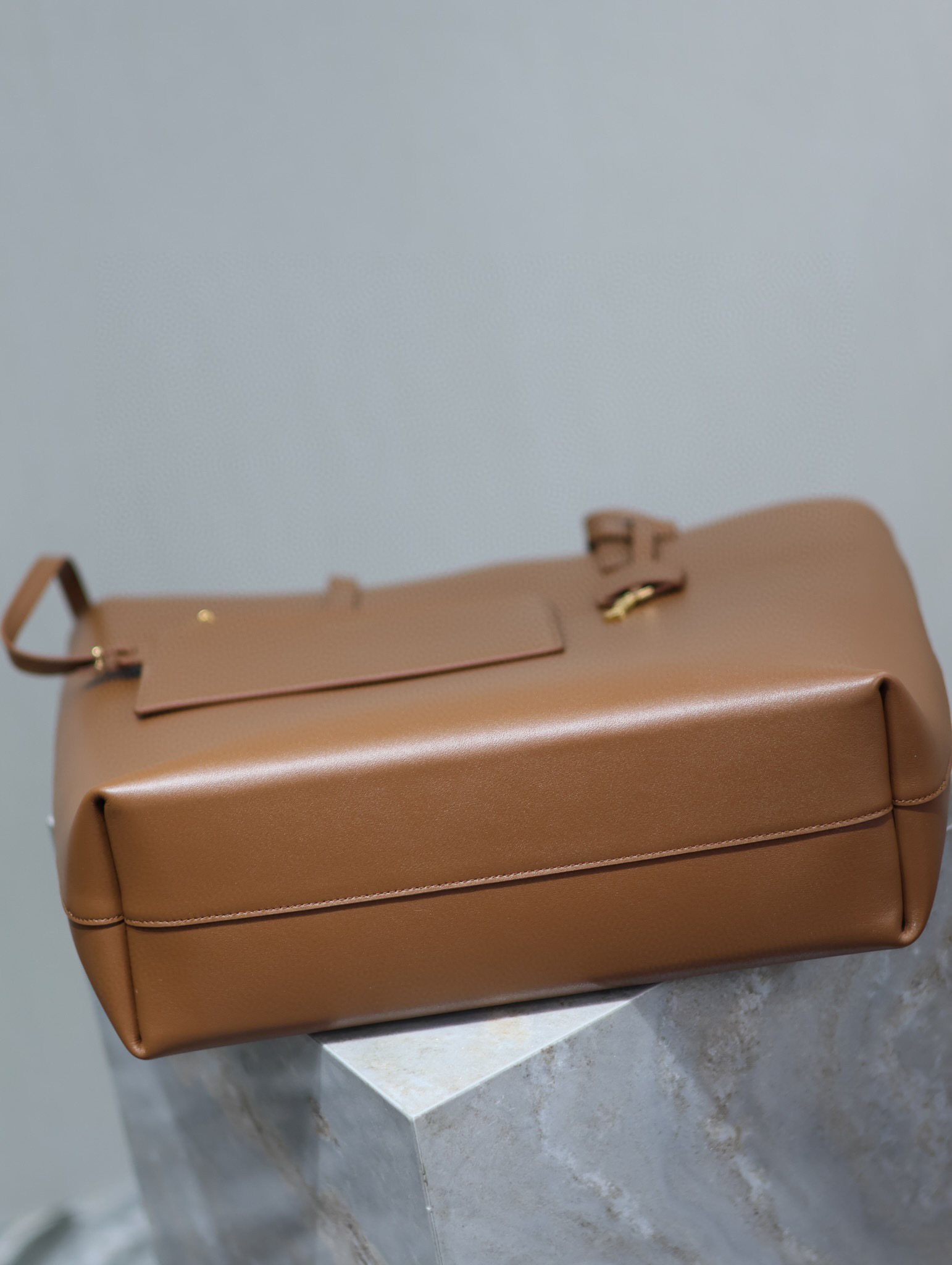 Borsa tote Yves Saint Laurent Dimensioni: 32,5 * 35 * 10,5 cm