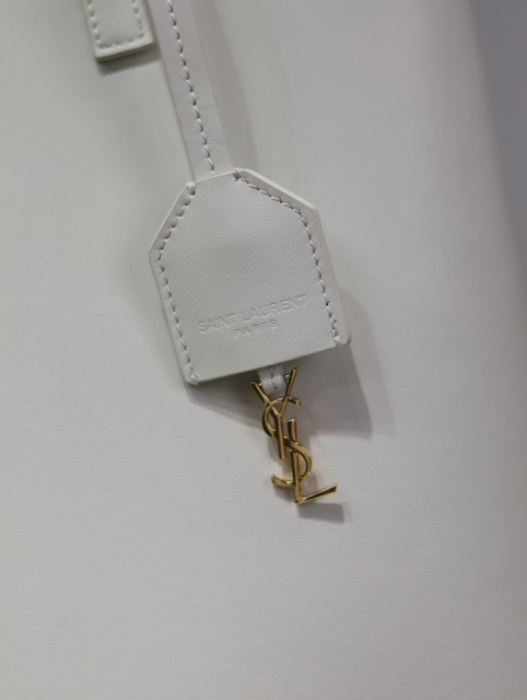 Einkaufstasche von Yves Saint Laurent, Größe: 25 x 28 x 8 cm