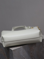 Einkaufstasche von Yves Saint Laurent, Größe: 25 x 28 x 8 cm